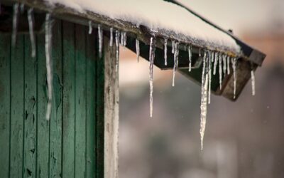 The importance of properly de-icing the roof of your income property